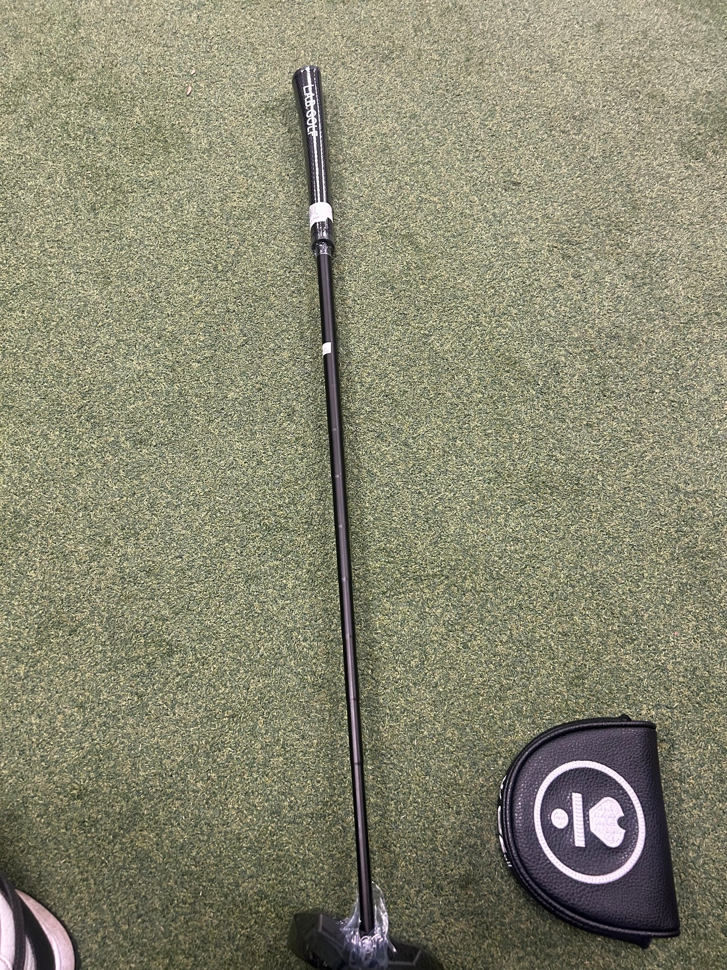 New Lab OZ.1 Putter Stock Shaft Press Pistol 2* Grip